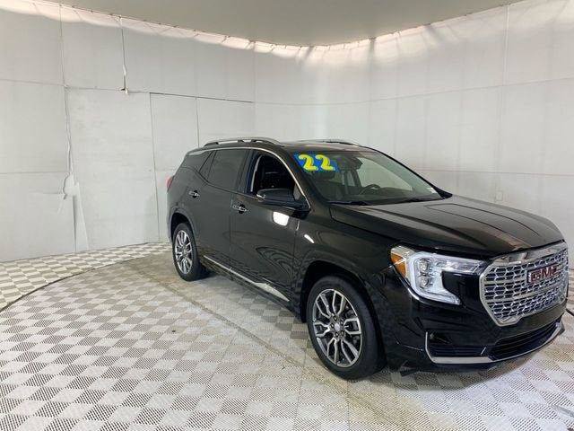 Used 2022 GMC Terrain Denali w/ LPO, Floor Liner Package AWD/4WD image 46