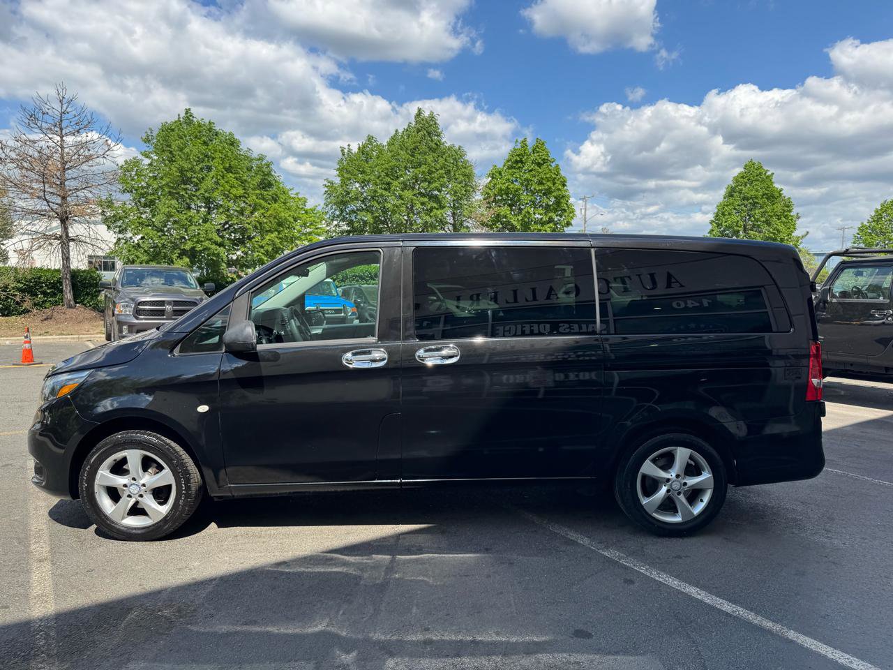 Used 2017 Mercedes-Benz Metris Passenger image 9