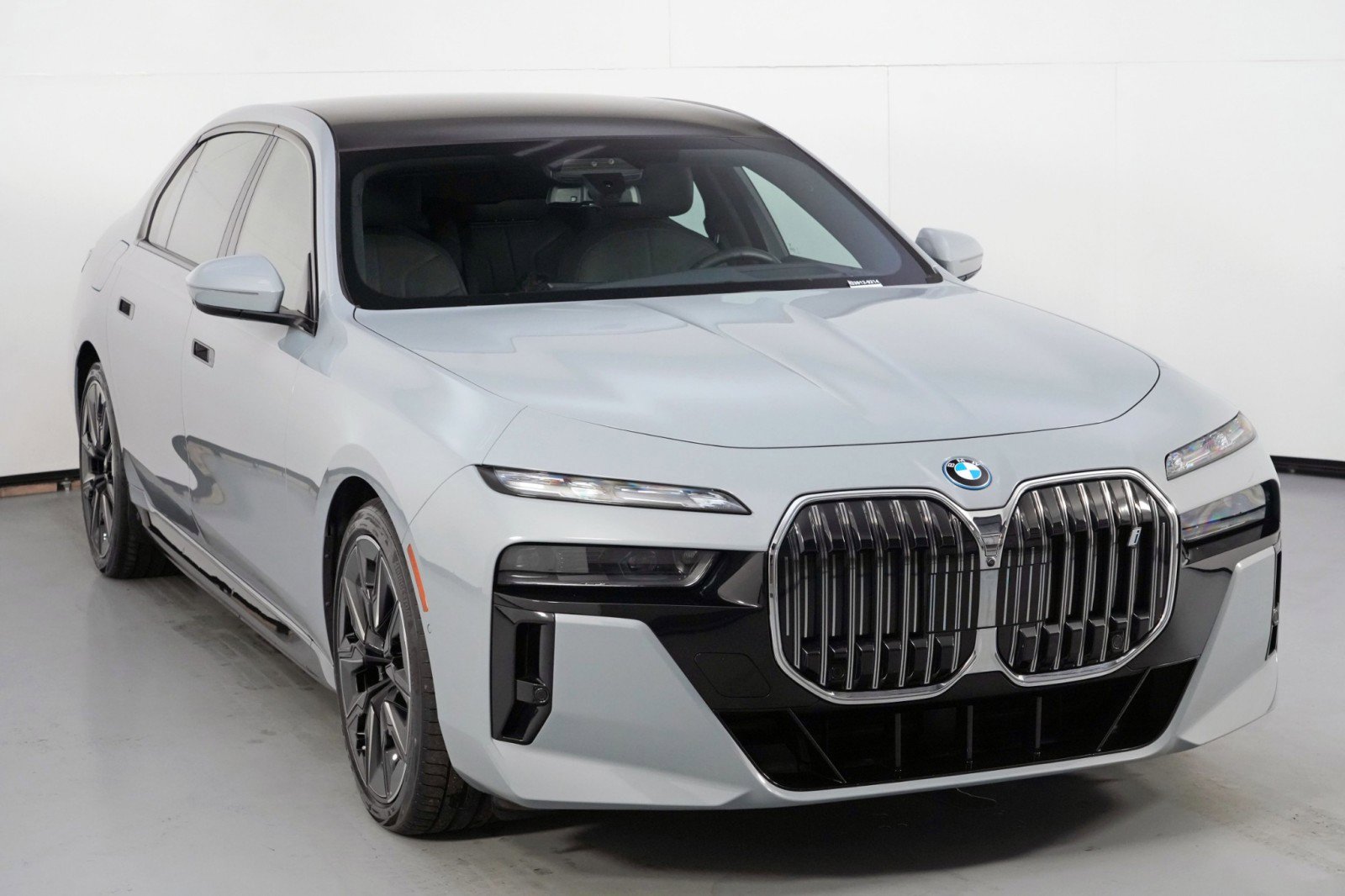 Used 2023 BMW i7 xDrive60 w/ Executive Package 2 image 69
