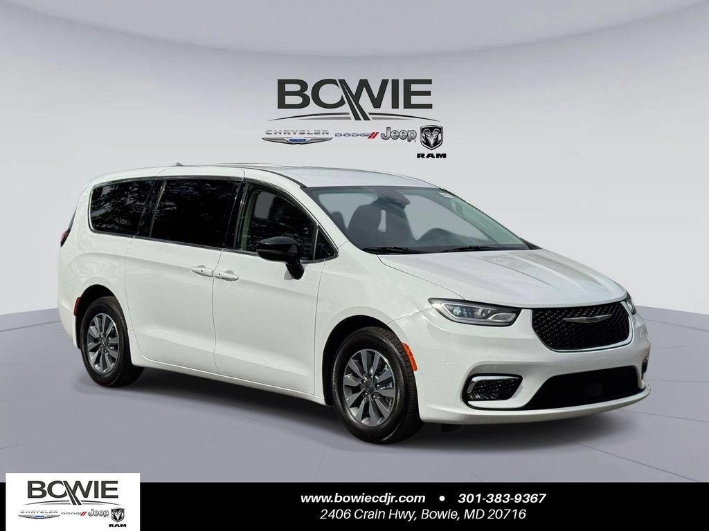 Used 2024 Chrysler Pacifica Limited