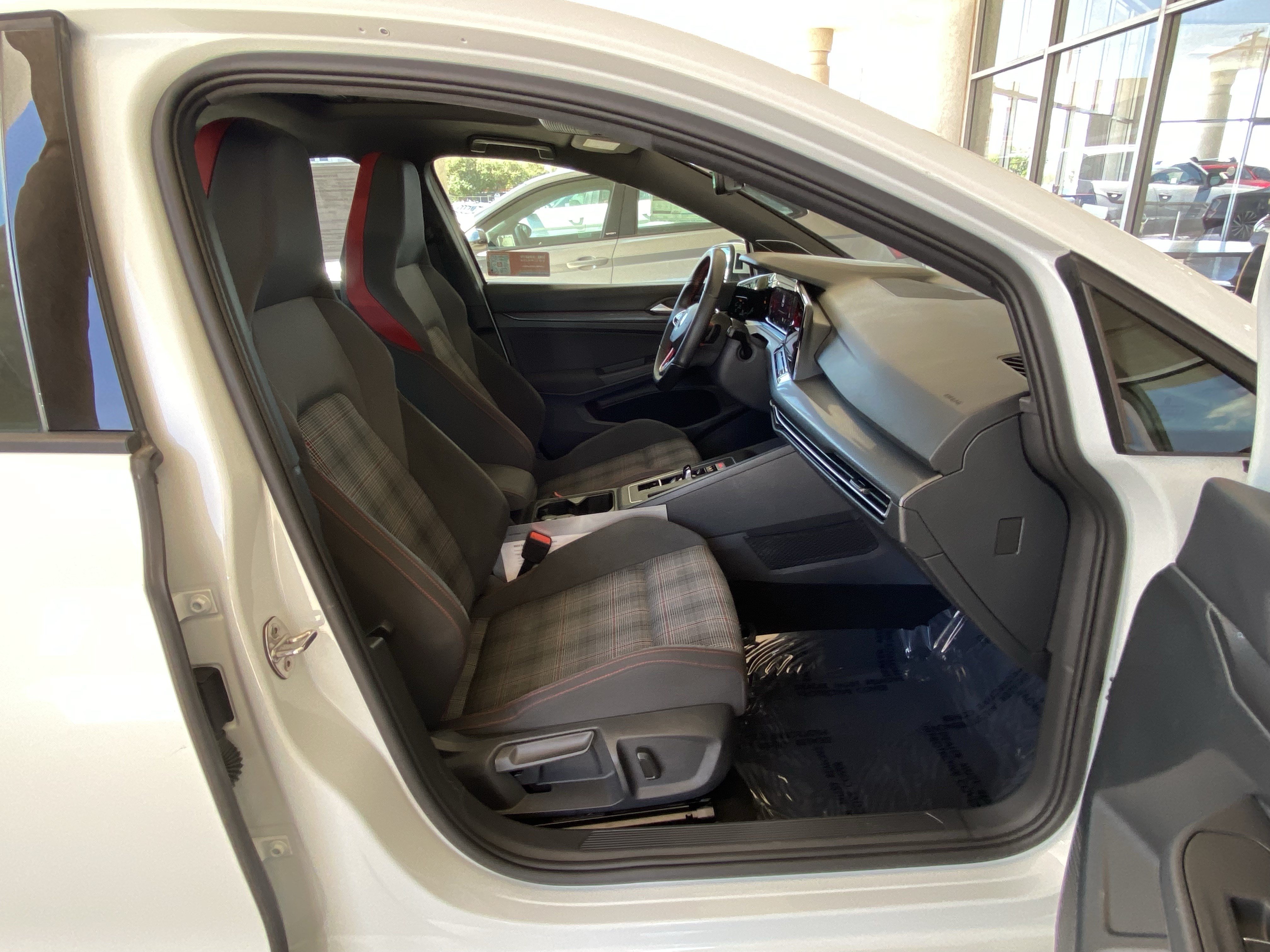 Certified 2022 Volkswagen GTI SE FWD image 38