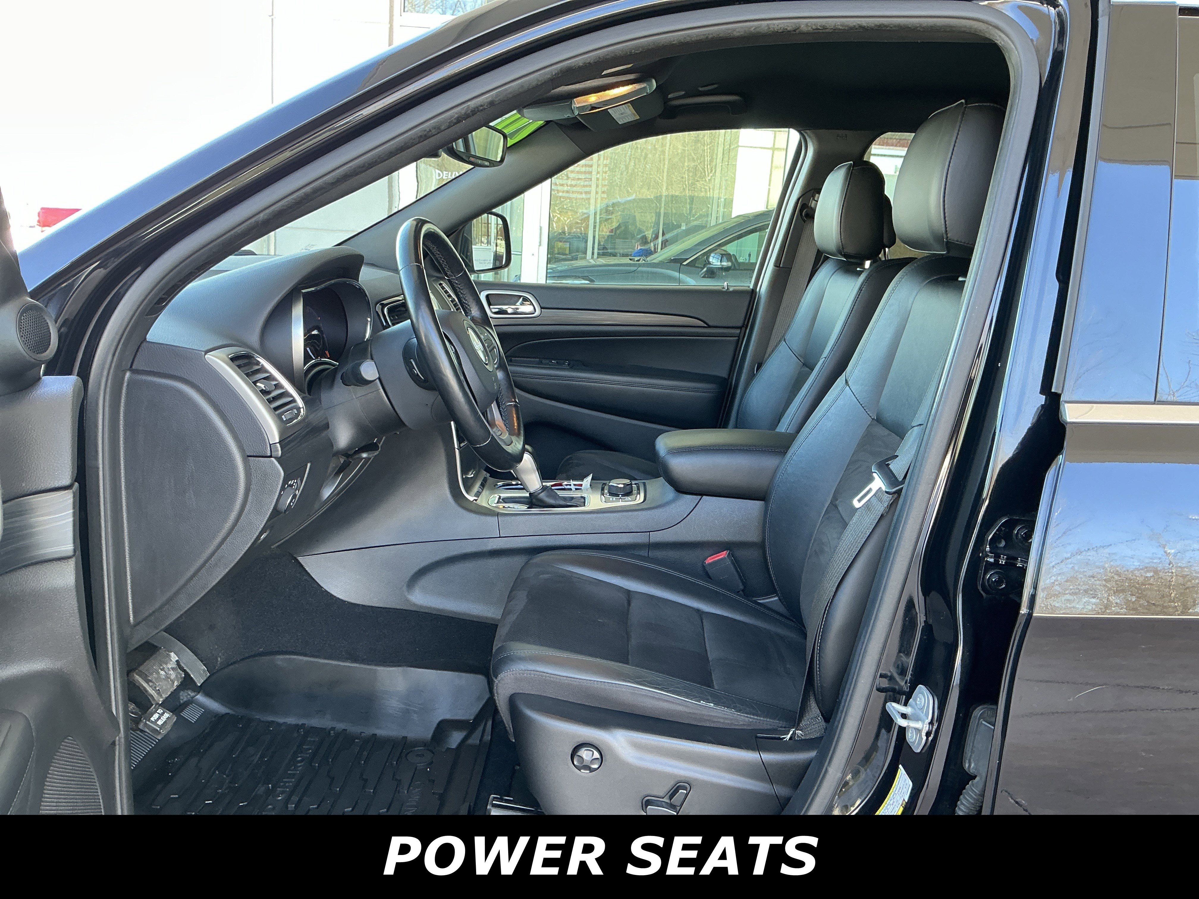 Used 2020 Jeep Grand Cherokee Laredo w/ Quick Order Package 2BN North image 7