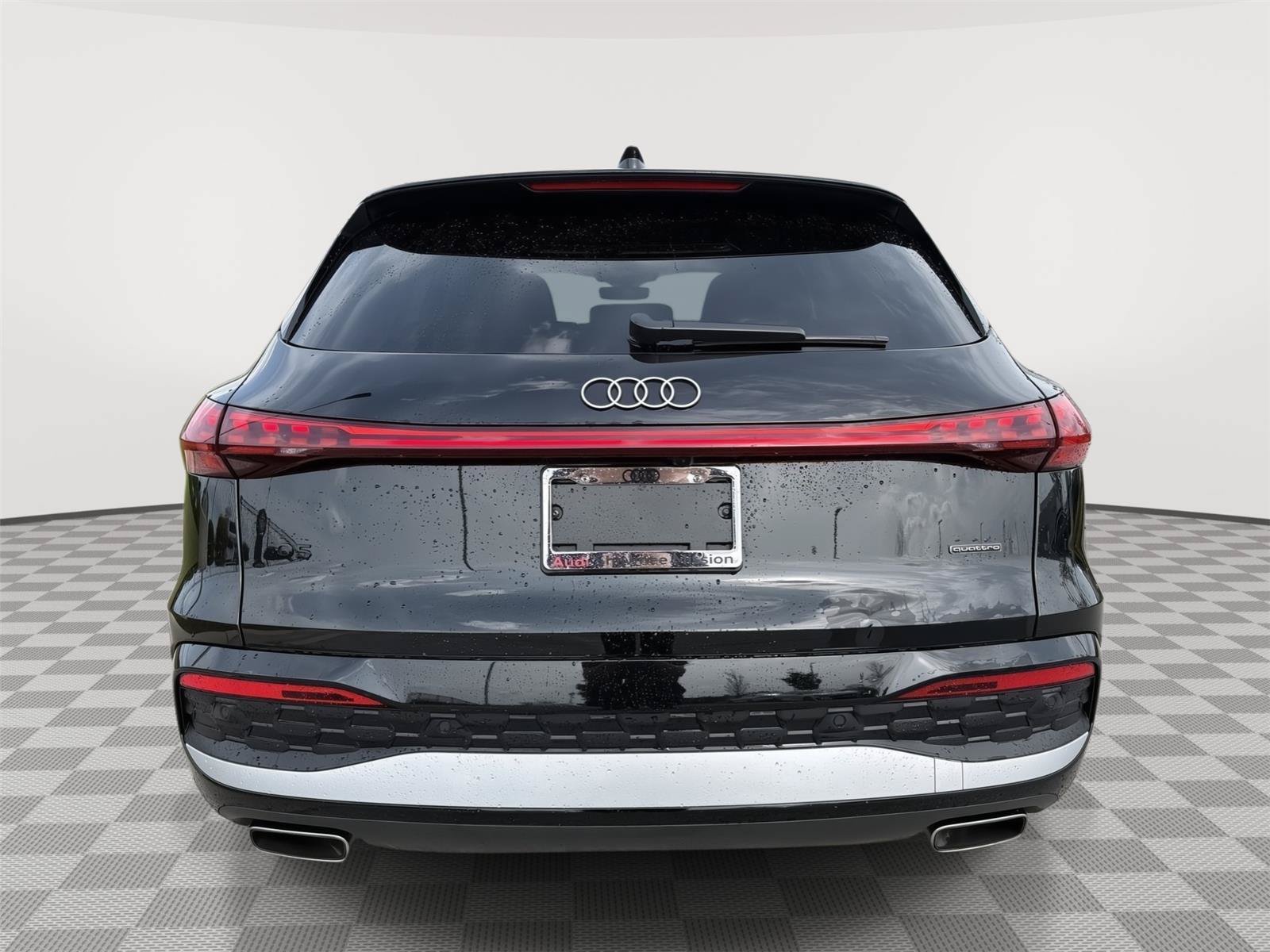 Used 2025 Audi Q5 Premium Plus w/ Premium Plus AWD/4WD image 4