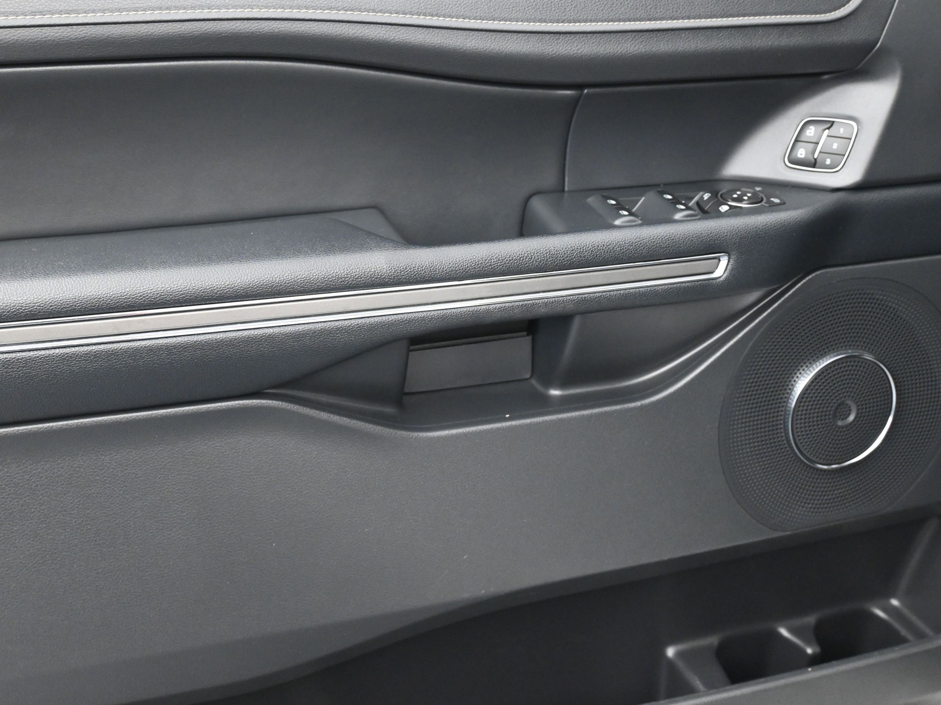 Certified 2022 Ford Expedition XLT image 15