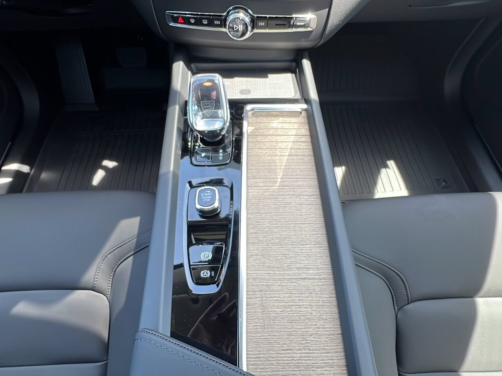 New 2026 Volvo XC60 T8 Plus AWD/4WD image 17