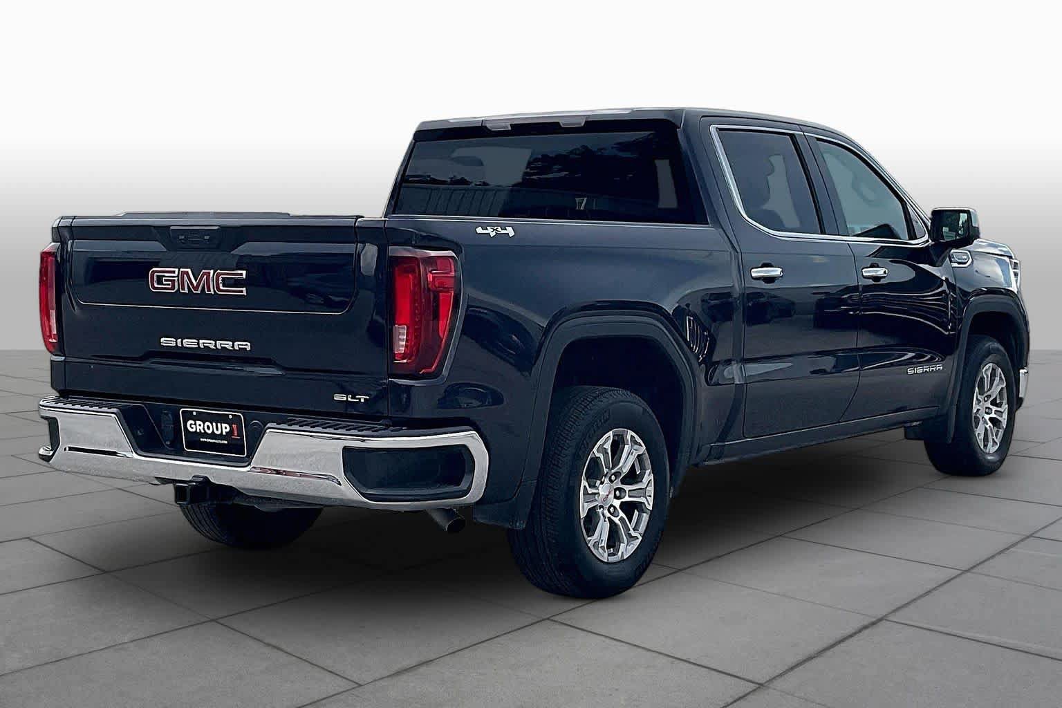 Used 2025 GMC Sierra 1500 SLT AWD/4WD image 12