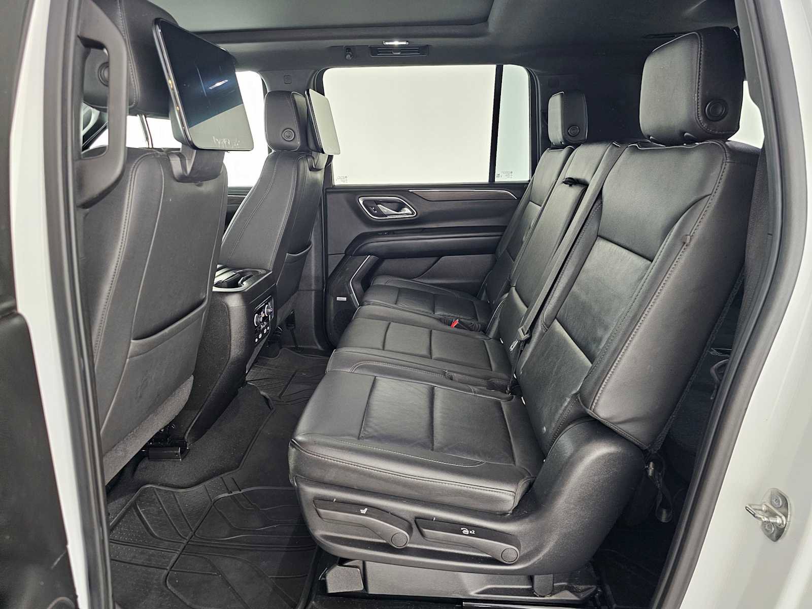 Used 2021 Chevrolet Suburban LT w/ Rear Media and Nav Package AWD/4WD image 18