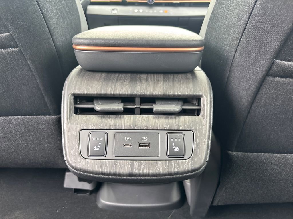 Used 2024 Nissan Ariya AWD image 30