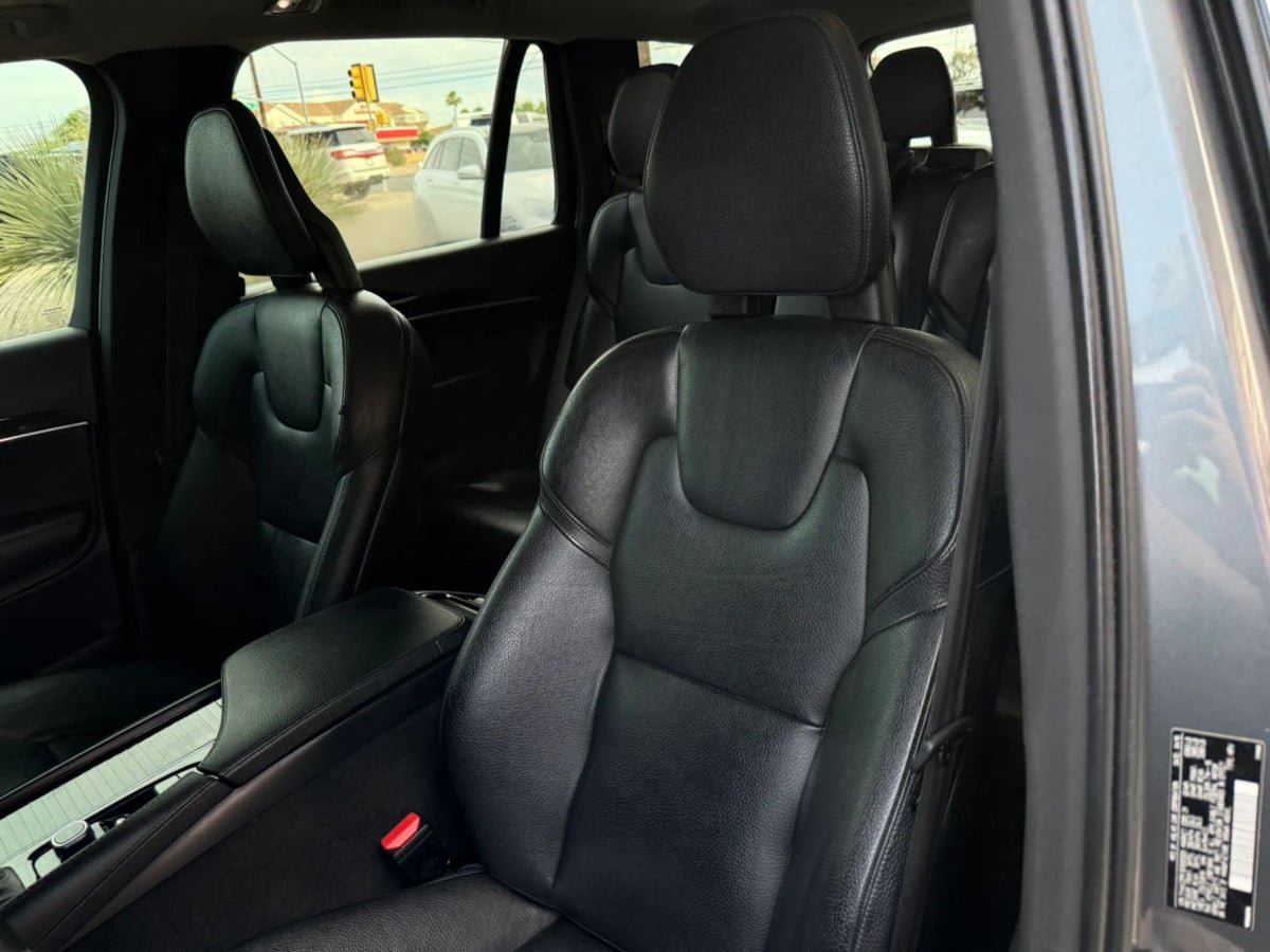 Used 2016 Volvo XC90 T6 Momentum w/ Momentum Plus Package AWD/4WD image 43