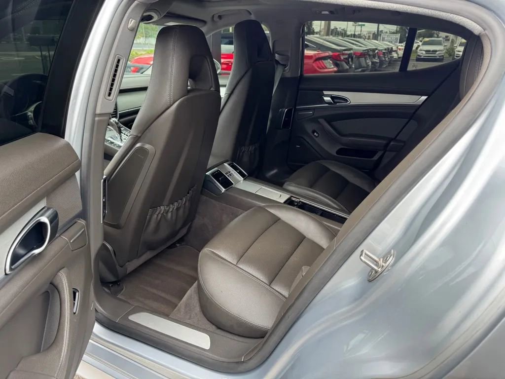 Used 2015 Porsche Panamera w/ Premium Package image 8