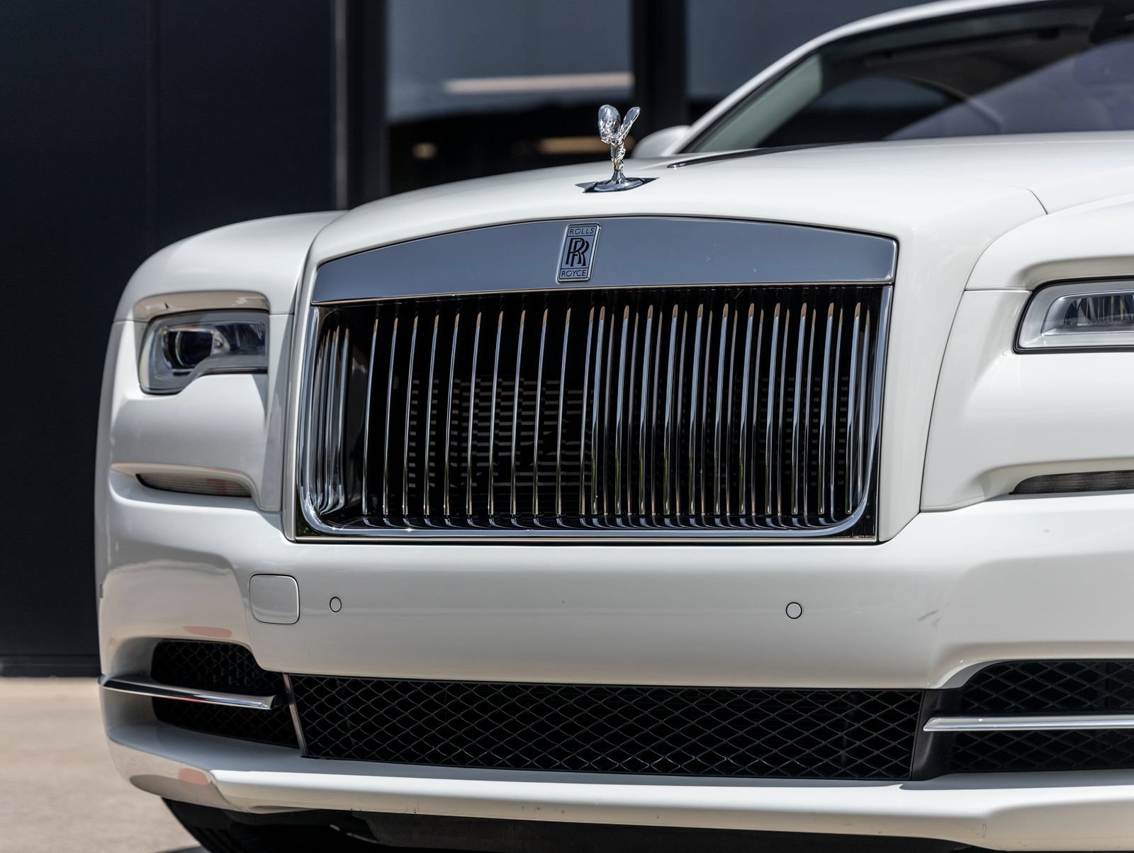 Used 2018 Rolls-Royce Wraith RWD image 18
