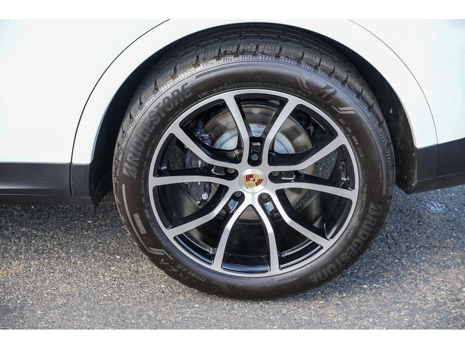 Used 2024 Porsche Cayenne Coupe AWD/4WD image 10