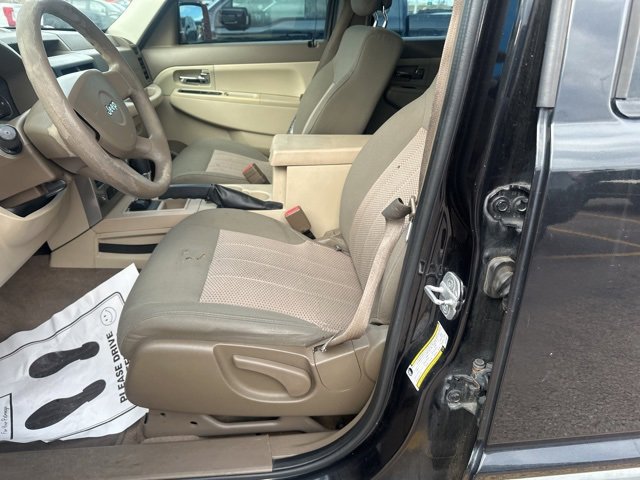 Used 2010 Jeep Liberty Sport image 8