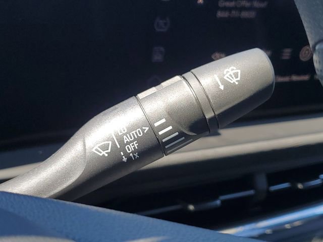 Used 2025 Buick Envista Preferred w/ Convenience II Package image 13