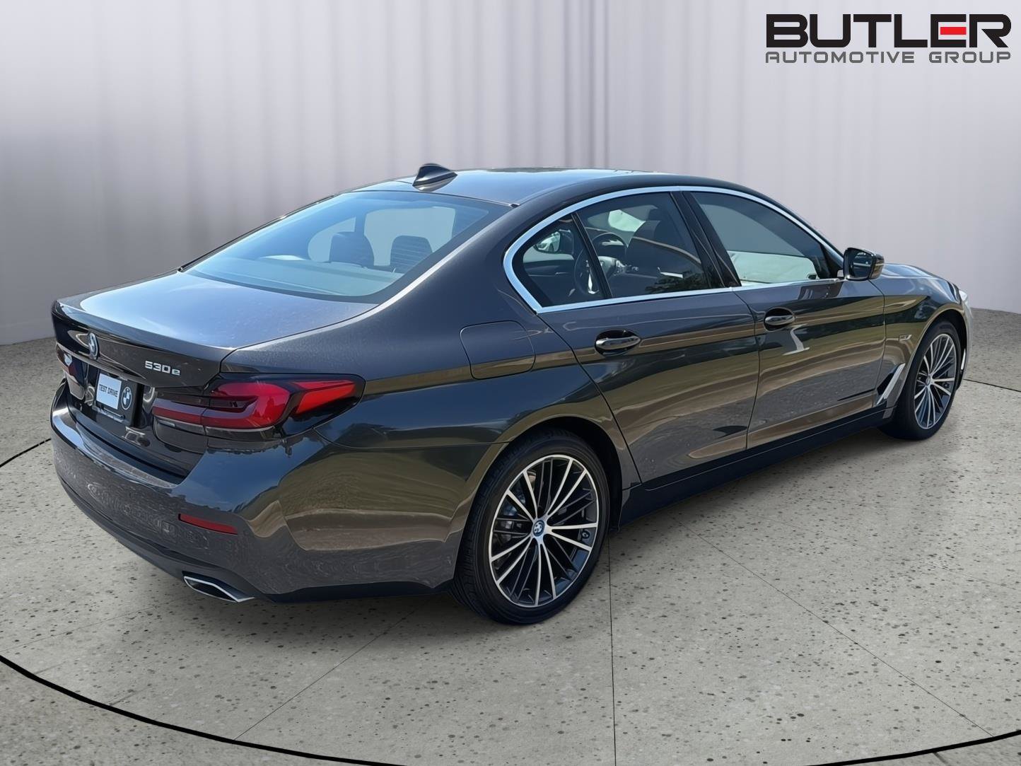 Used 2023 BMW 530e w/ Premium Package RWD image 6