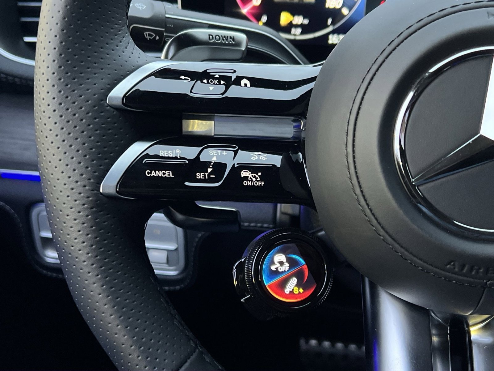 New 2026 Mercedes-Benz GLE 53 AMG 4MATIC Coupe image 32