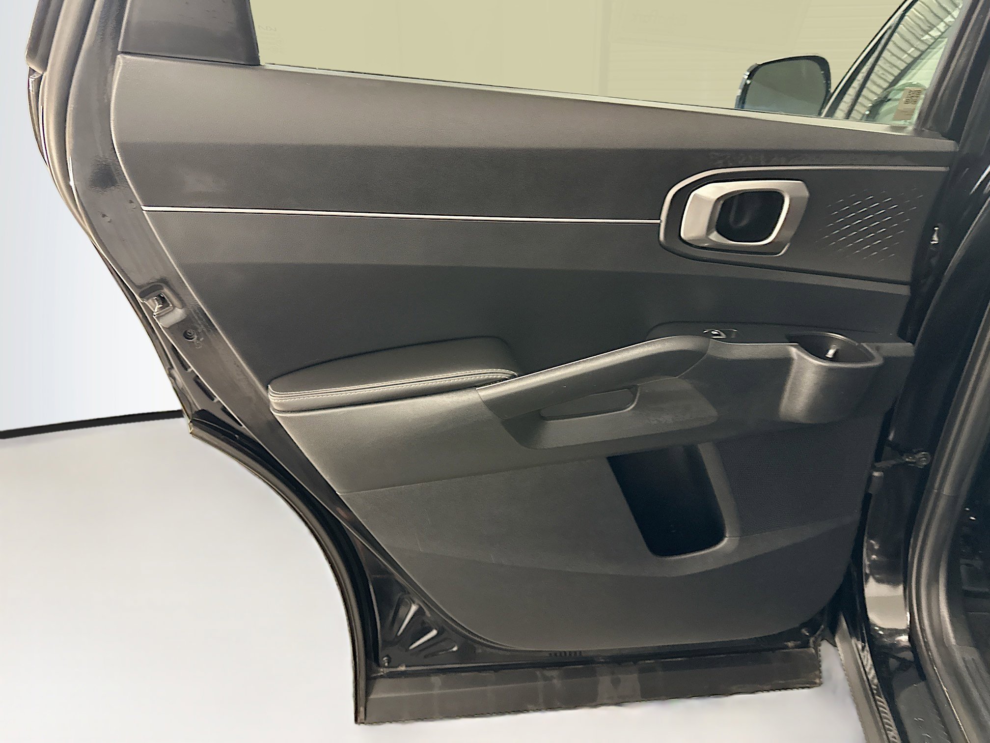 Used 2024 Kia Sorento S image 27