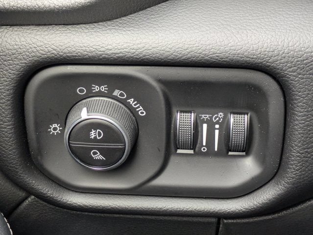 New 2026 RAM 3500 Laramie AWD/4WD image 24