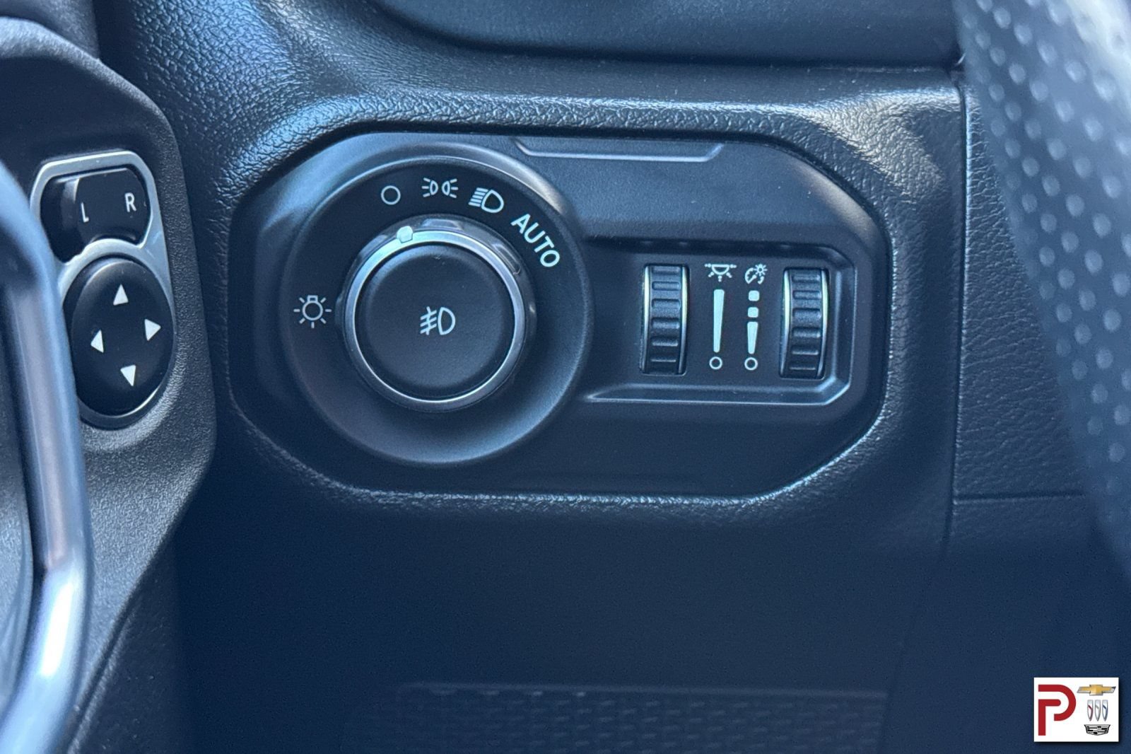 Used 2022 Jeep Wrangler Unlimited Rubicon AWD/4WD image 34
