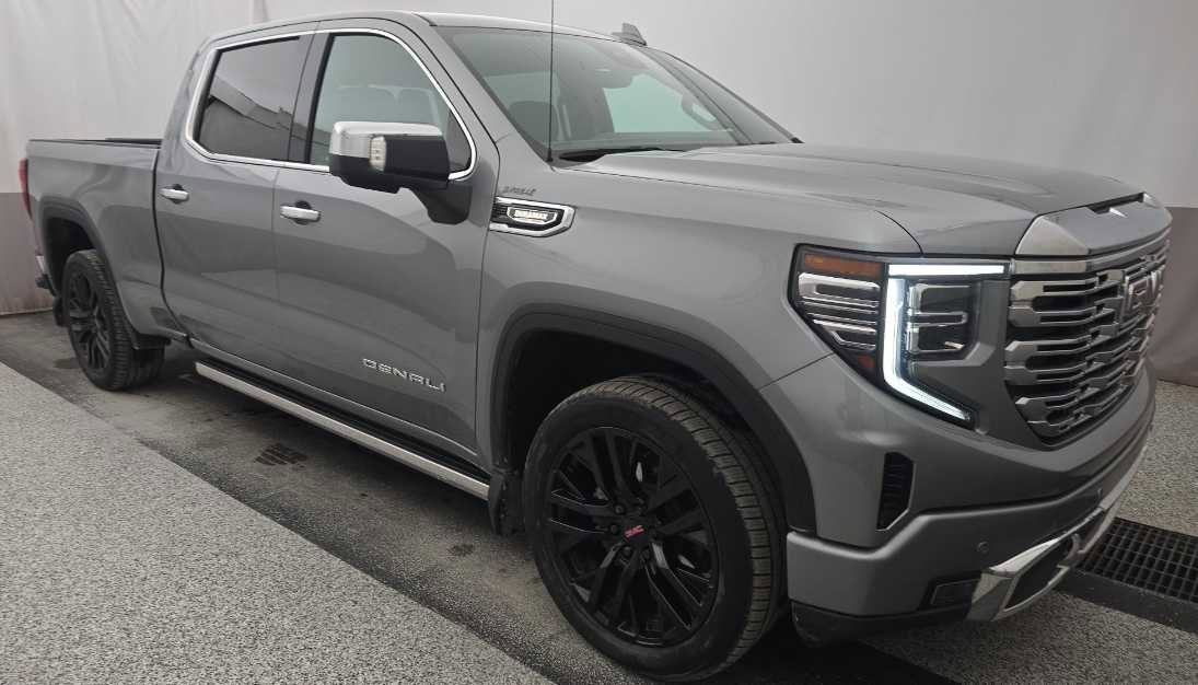 Used 2024 GMC Sierra 1500 Denali w/ Denali Reserve Package image 4