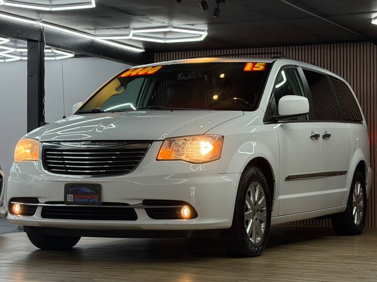 Used 2015 Chrysler Town & Country Touring w/ Driver Convenience Group
