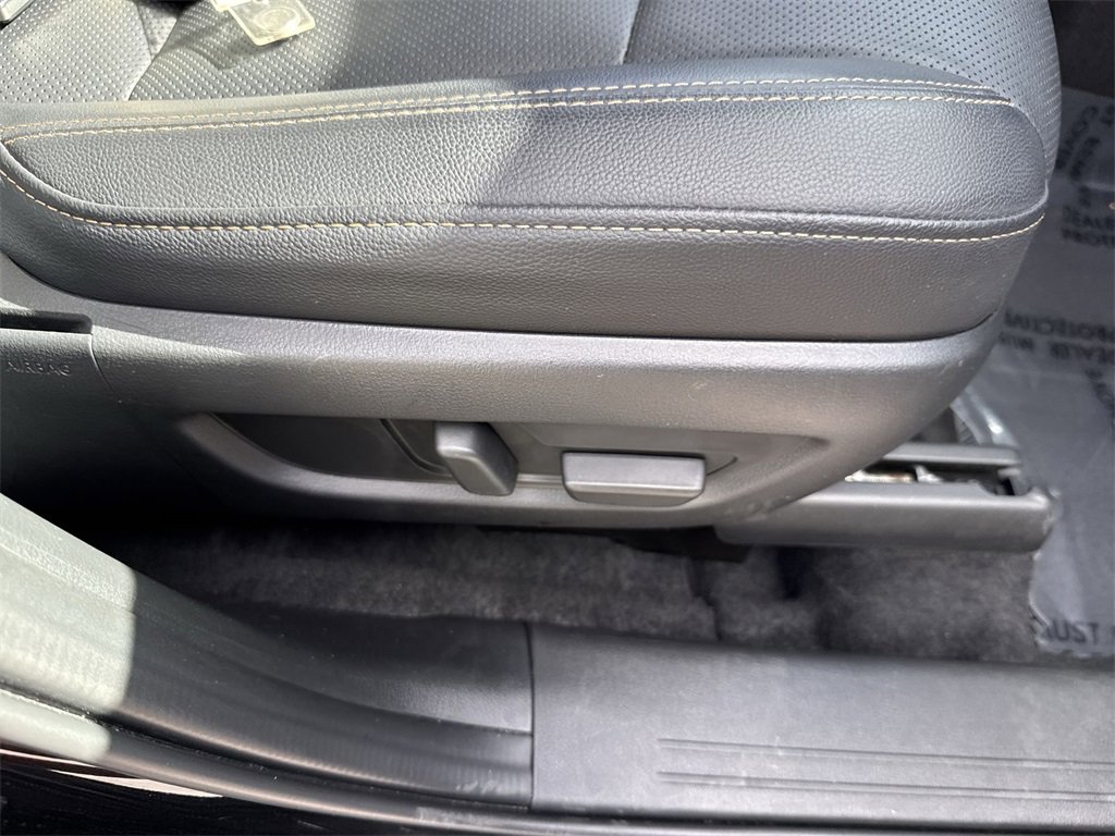 Certified 2025 MAZDA CX-70 3.3 Turbo w/ Preferred Package image 46