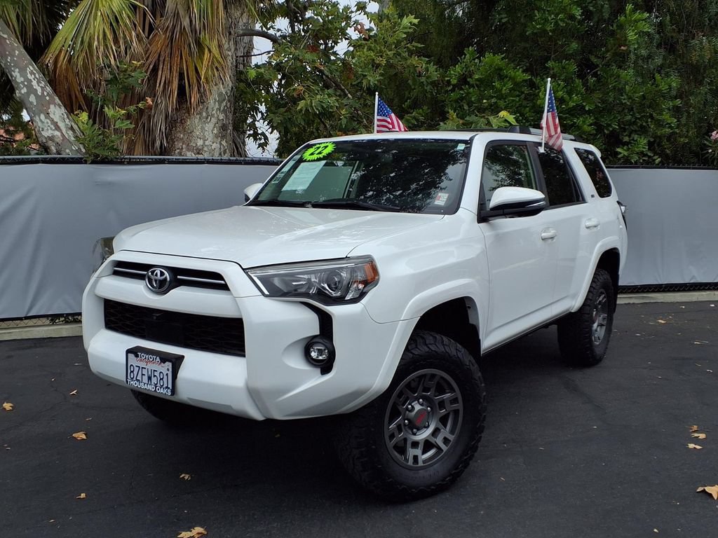 Used 2022 Toyota 4Runner SR5 Premium w/ Moonroof Package AWD/4WD image 25