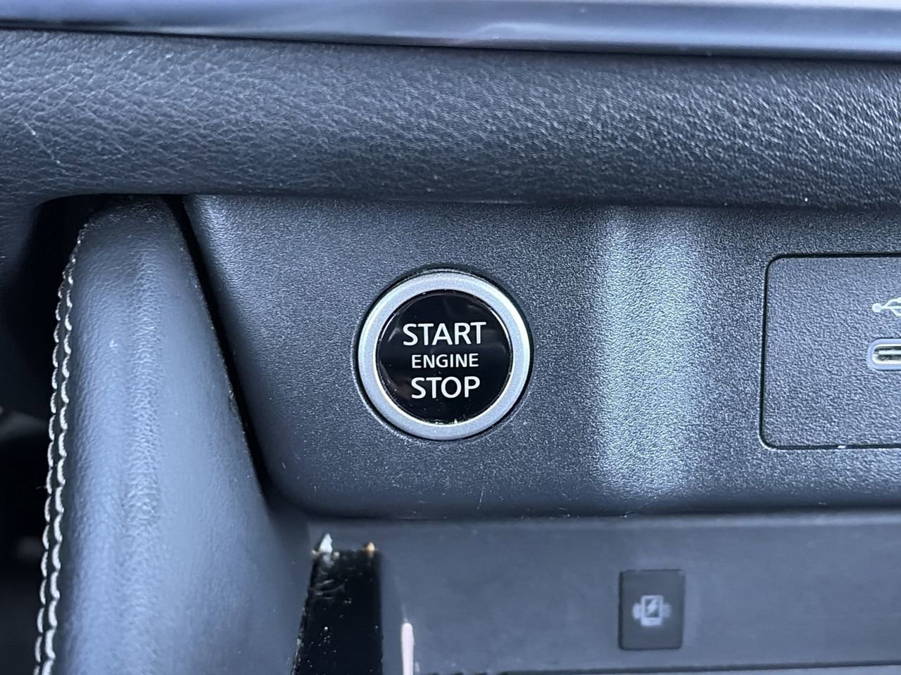 Certified 2023 Nissan Rogue Platinum w/ Platinum Premium Package image 18