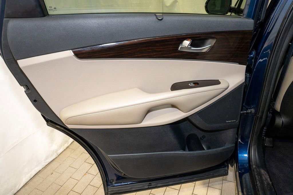 Used 2019 Kia Sorento EX w/ EX Touring Package image 12