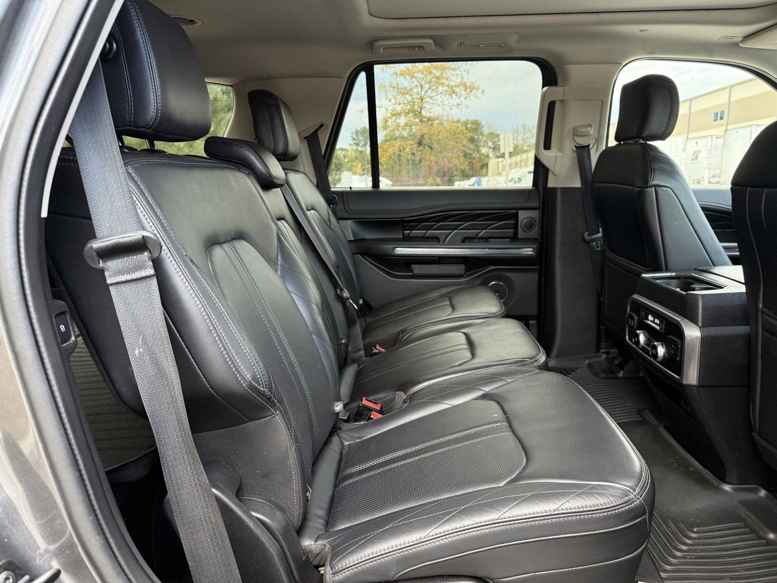 Used 2018 Ford Expedition Platinum image 35