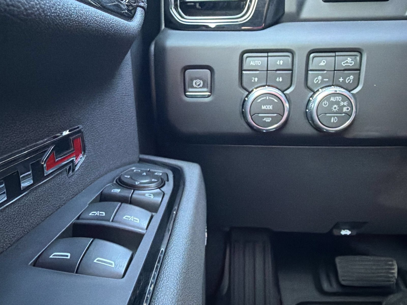 New 2026 GMC Sierra 1500 AT4 w/ AT4 Premium Package AWD/4WD image 16