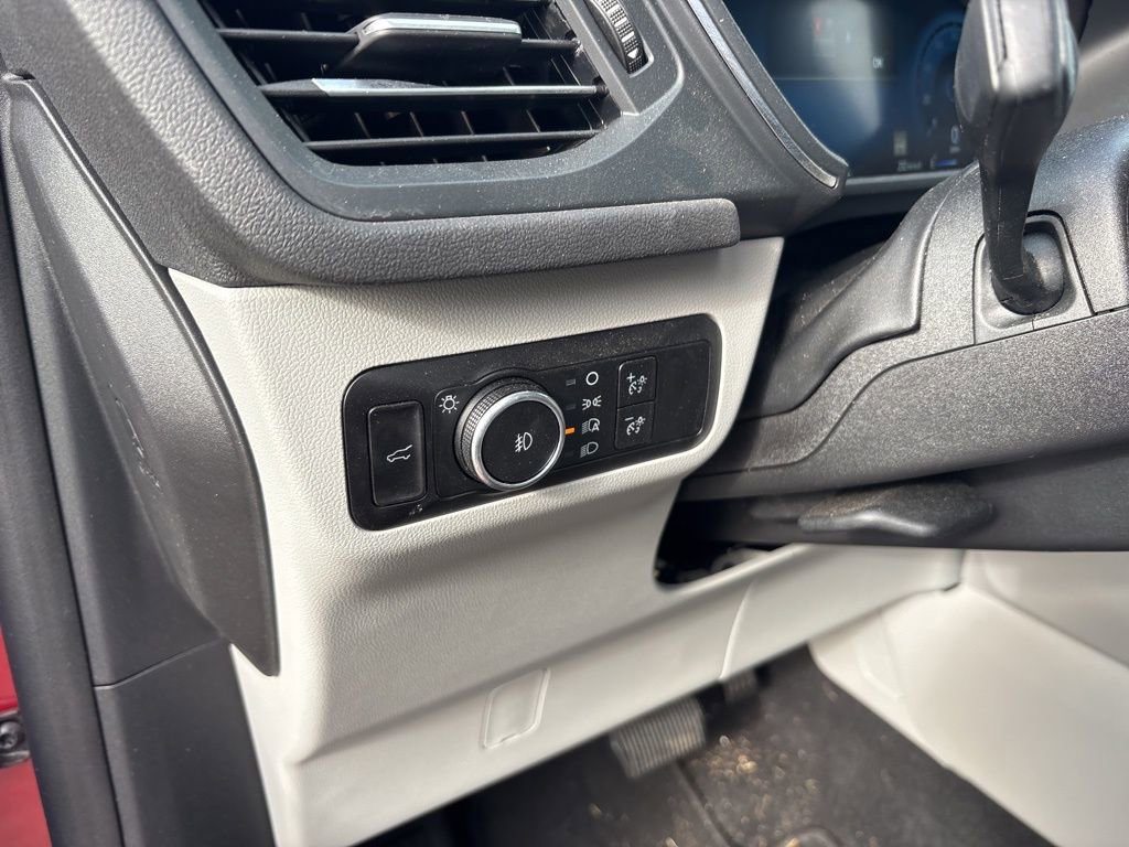 Used 2025 Ford Escape Platinum w/ Premium Technology Package AWD/4WD image 17