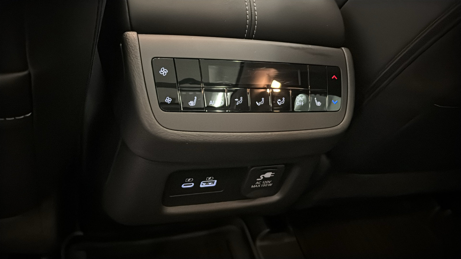 Used 2025 Nissan Pathfinder Platinum AWD/4WD image 29