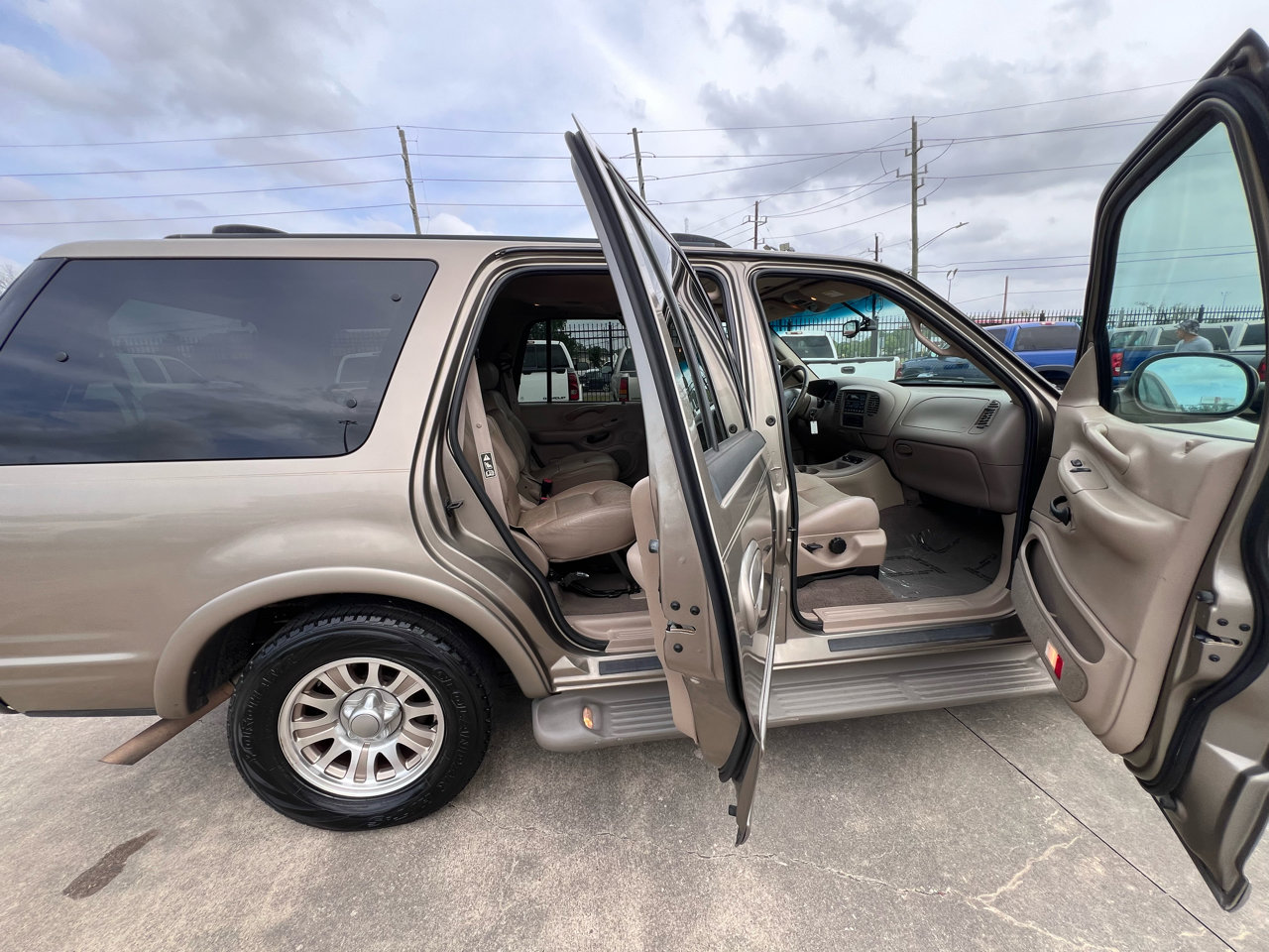 Used 2002 Ford Expedition Eddie Bauer image 44