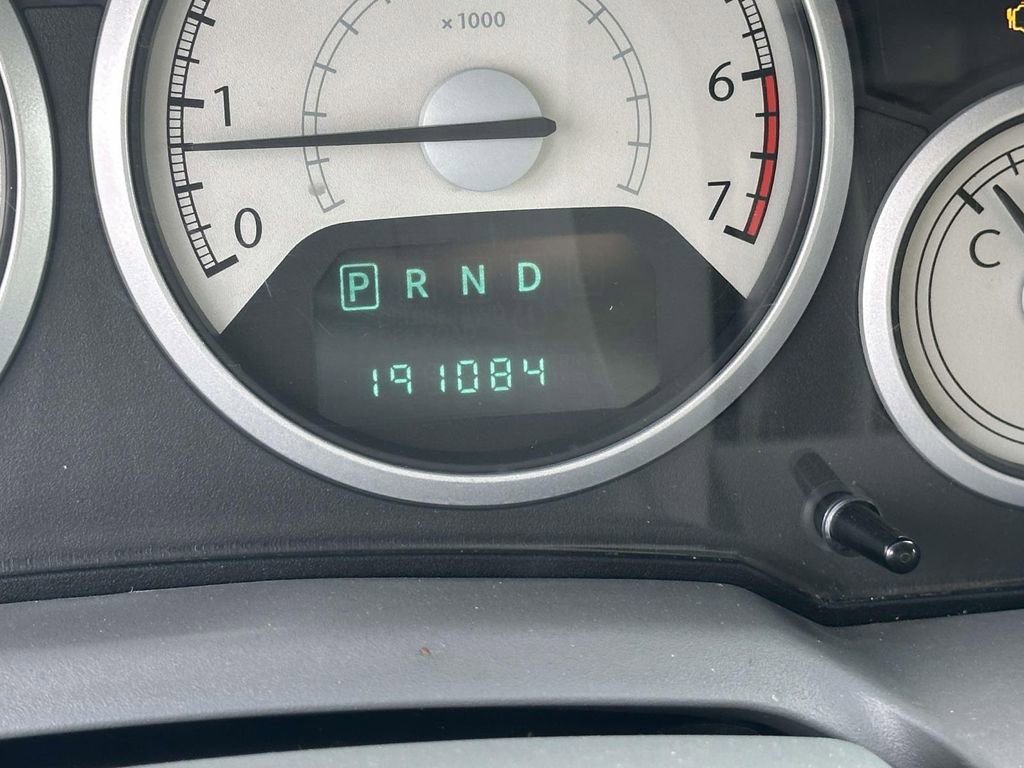 Used 2008 Chrysler Town & Country Touring image 23