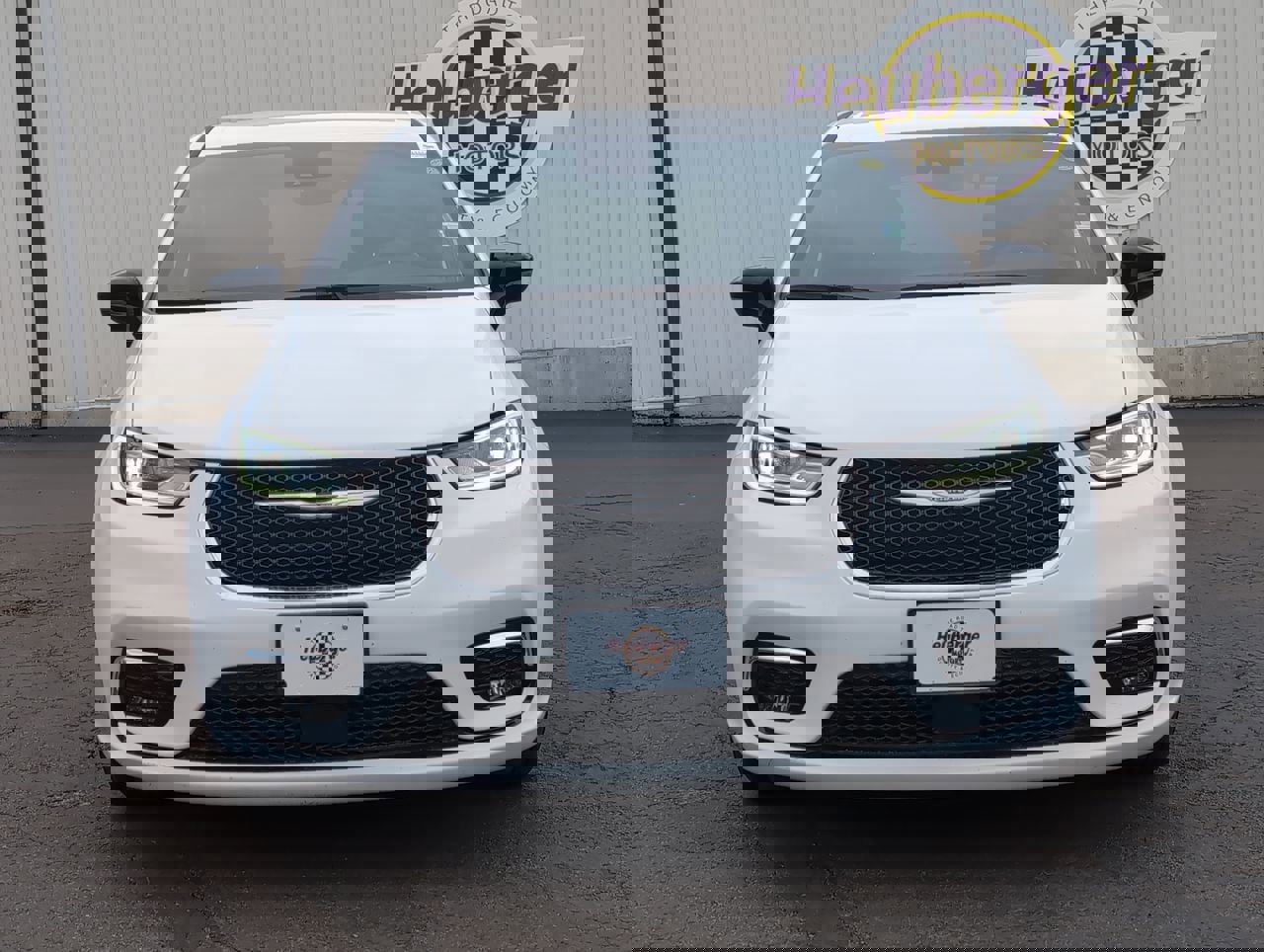 Used 2025 Chrysler Pacifica Select image 2