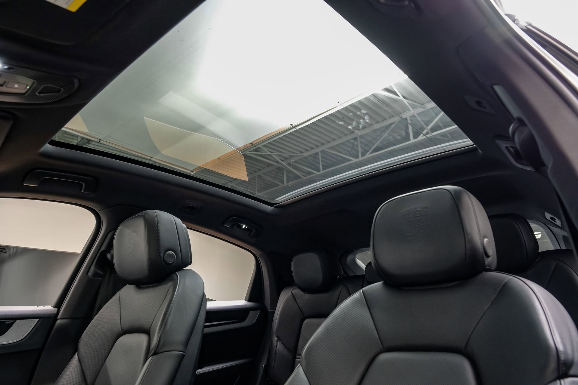 Used 2024 Porsche Cayenne Coupe image 5