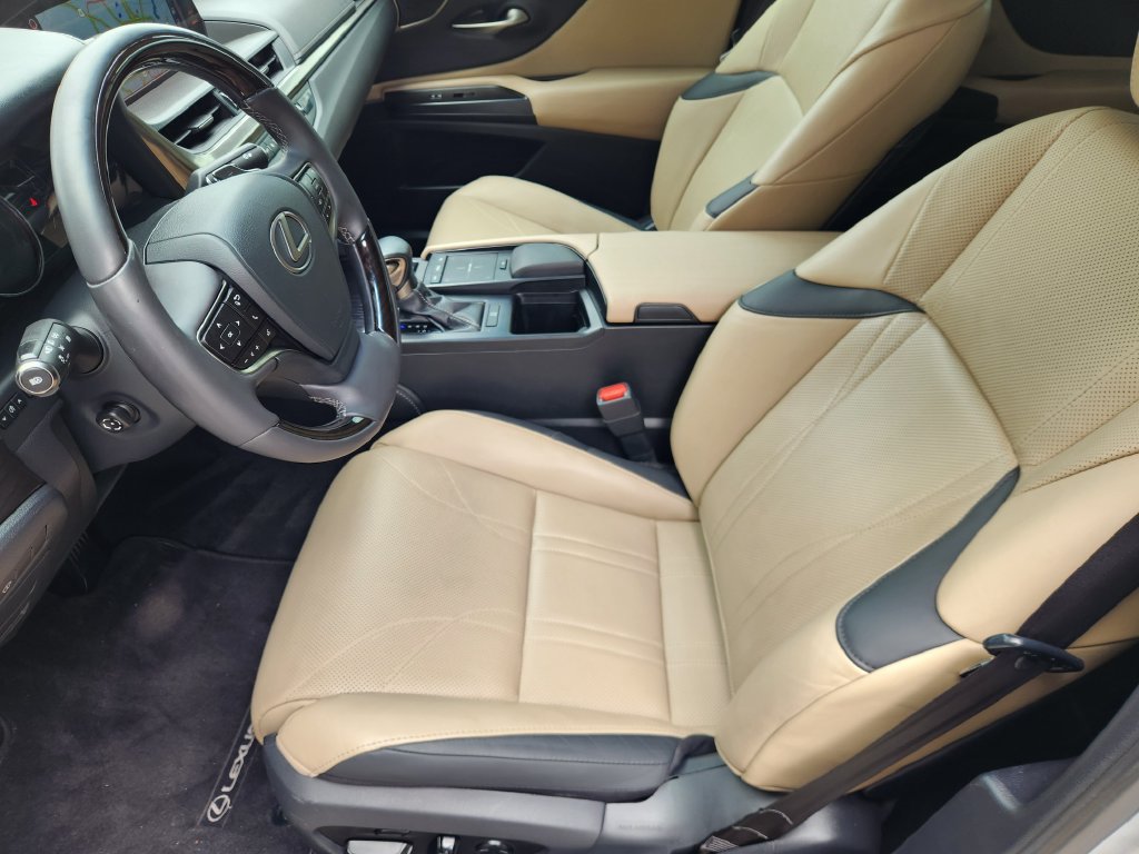 Used 2019 Lexus ES 350 Ultra Luxury w/ Accessory Package 2 FWD image 13