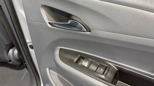 Used 2021 Chevrolet Bolt Premier w/ Infotainment Package FWD image 26