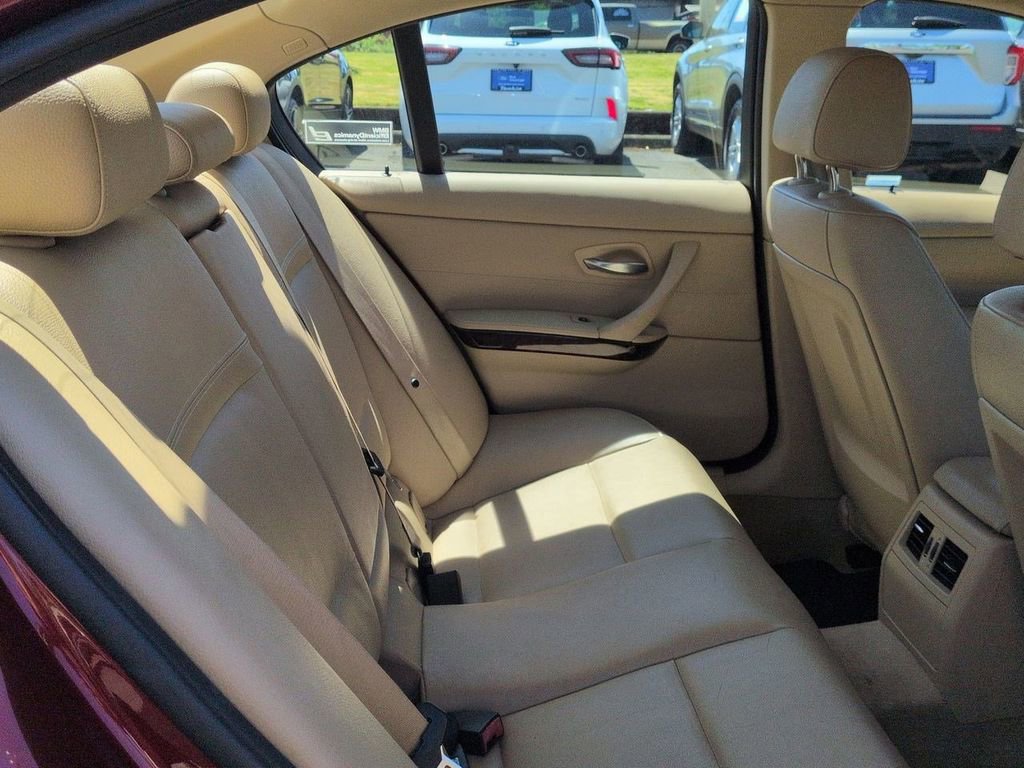 Used 2011 BMW 328i Sedan RWD image 28