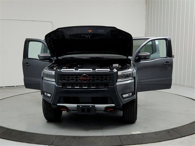 Used 2025 Nissan Frontier PRO-4X image 10