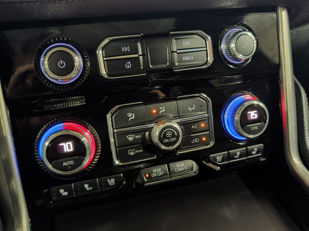 Used 2022 GMC Yukon XL Denali w/ Denali Premium Package image 25