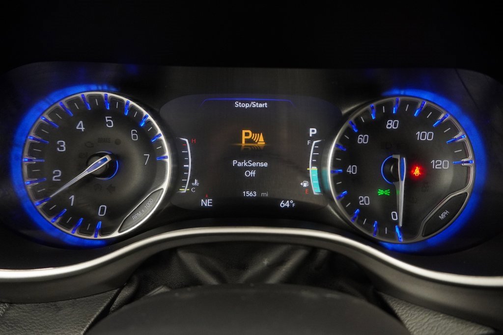 Certified 2025 Chrysler Pacifica Select image 27