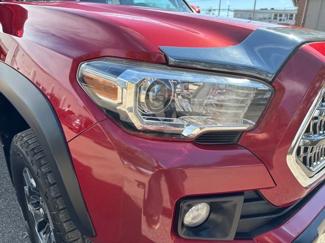 Used 2017 Toyota Tacoma TRD Off-Road image 40
