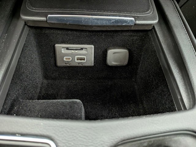 Used 2021 Cadillac XT4 Premium Luxury w/ Cold Weather Package image 11