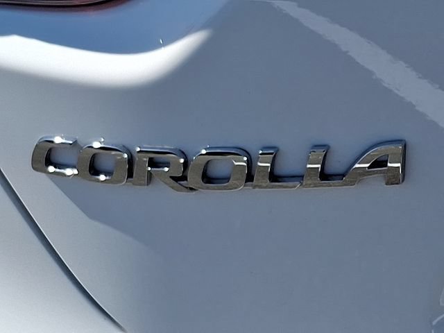 Used 2025 Toyota Corolla LE FWD image 29