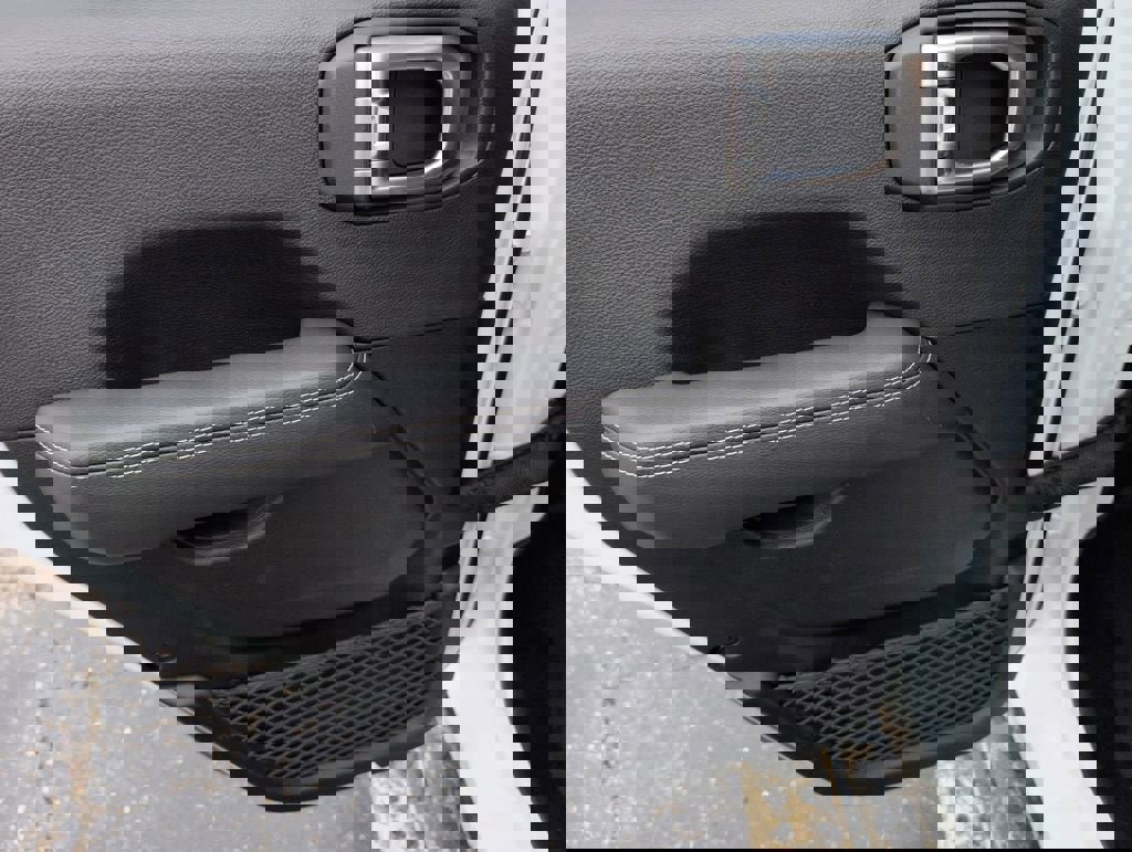 Used 2021 Jeep Wrangler Unlimited Rubicon 4xe w/ Cold Weather Group image 32