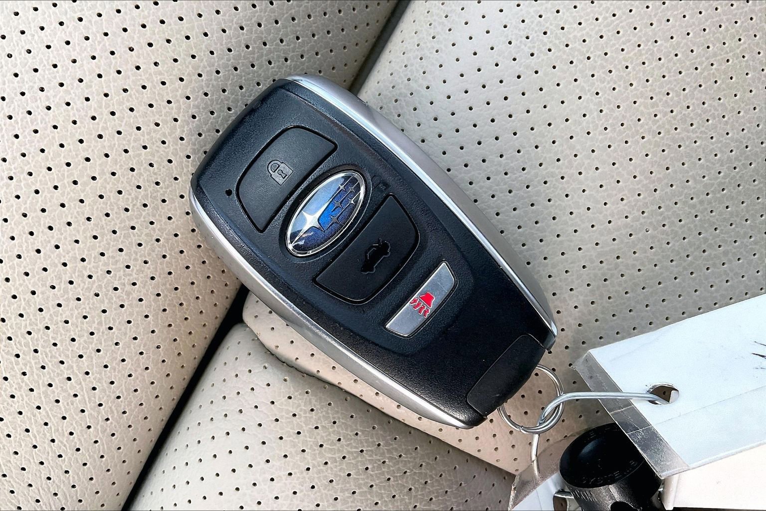 Certified 2025 Subaru Outback Limited image 9