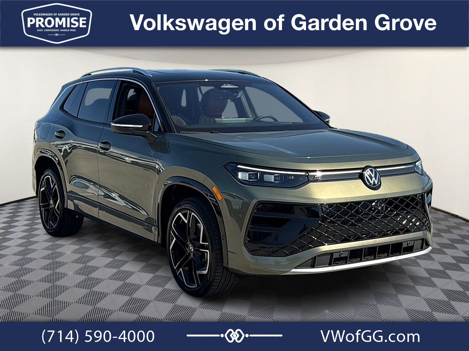 New 2026 Volkswagen Tiguan SEL R-Line AWD/4WD image 2