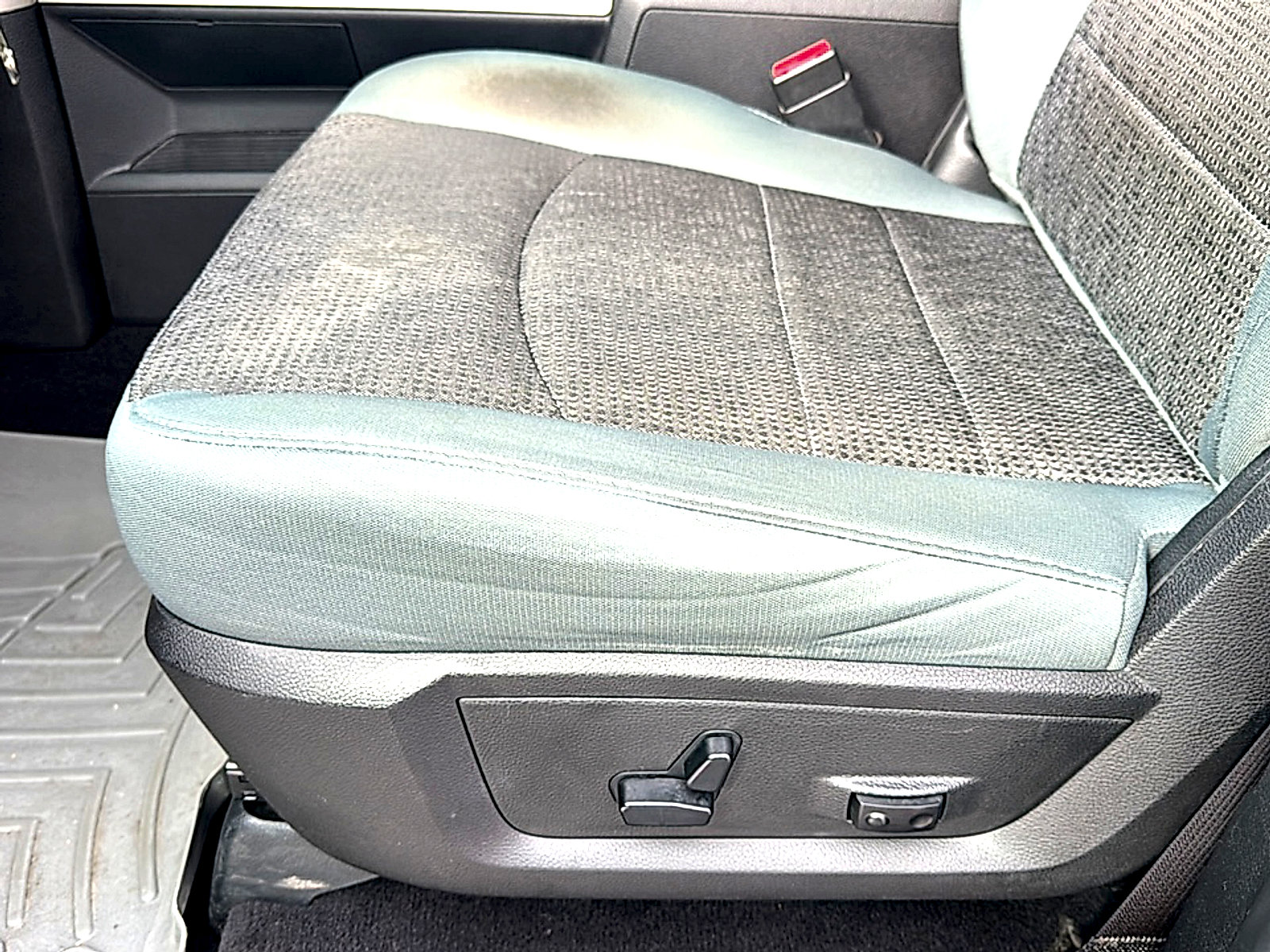 Used 2015 RAM 1500 Lone Star image 15